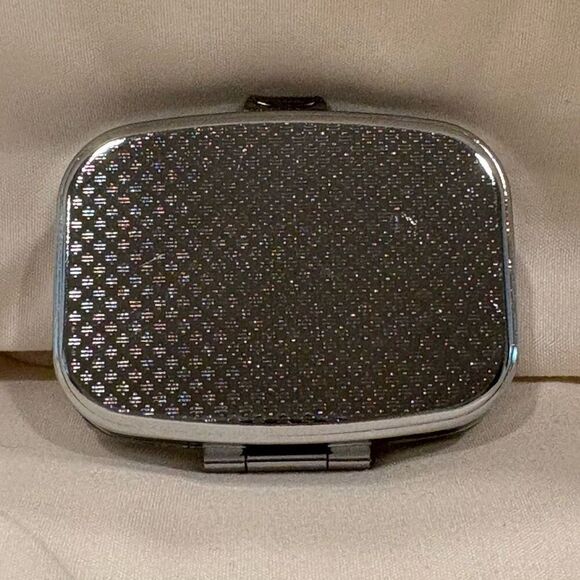 Bee in Stained Glass Window Travel Pill Box 2 Compartment Medicine Pill Case NEW - Picture 4 of 5